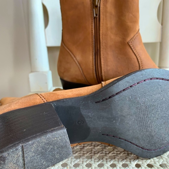 SPLENDID SUEDE BOOTS, BROWN, SIZE 8 - Picture 5 of 7